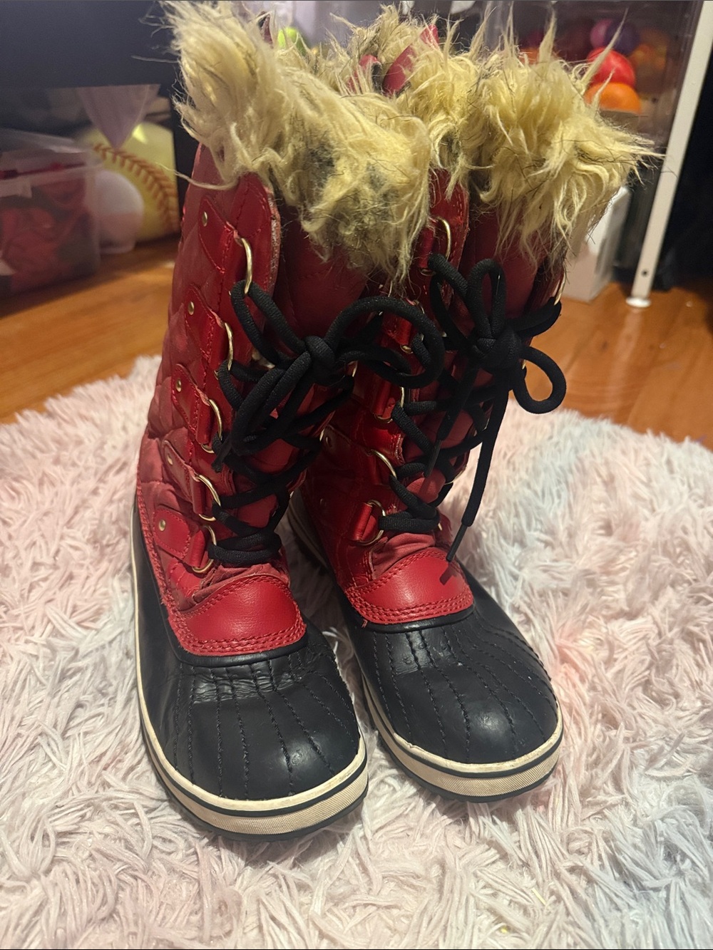 Sorel Women's Red and Black Fur-Trim Winter Lace-Up Boots